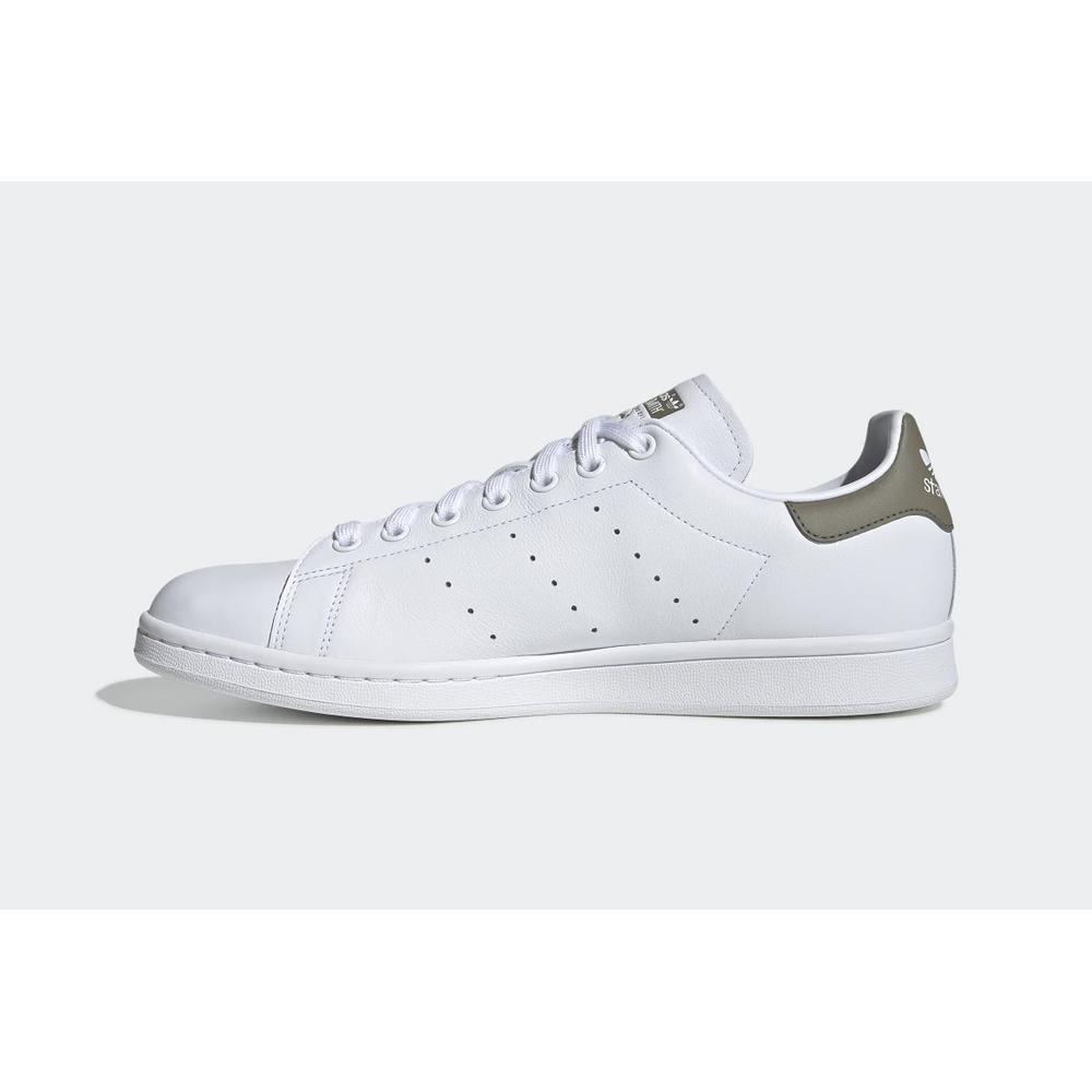 adidas Stan Smith > EE5798