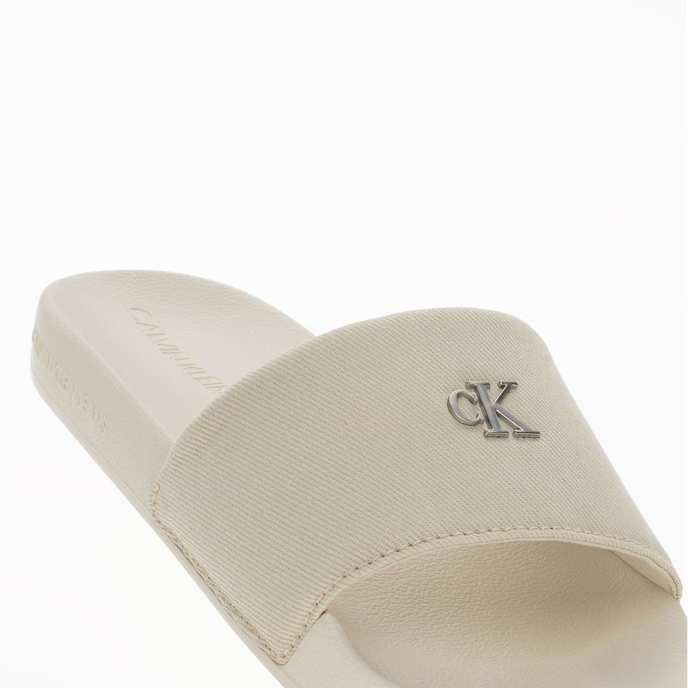 Klapki Calvin Klein Slide Monogram Hardware YW0YW01713-AEO - białe