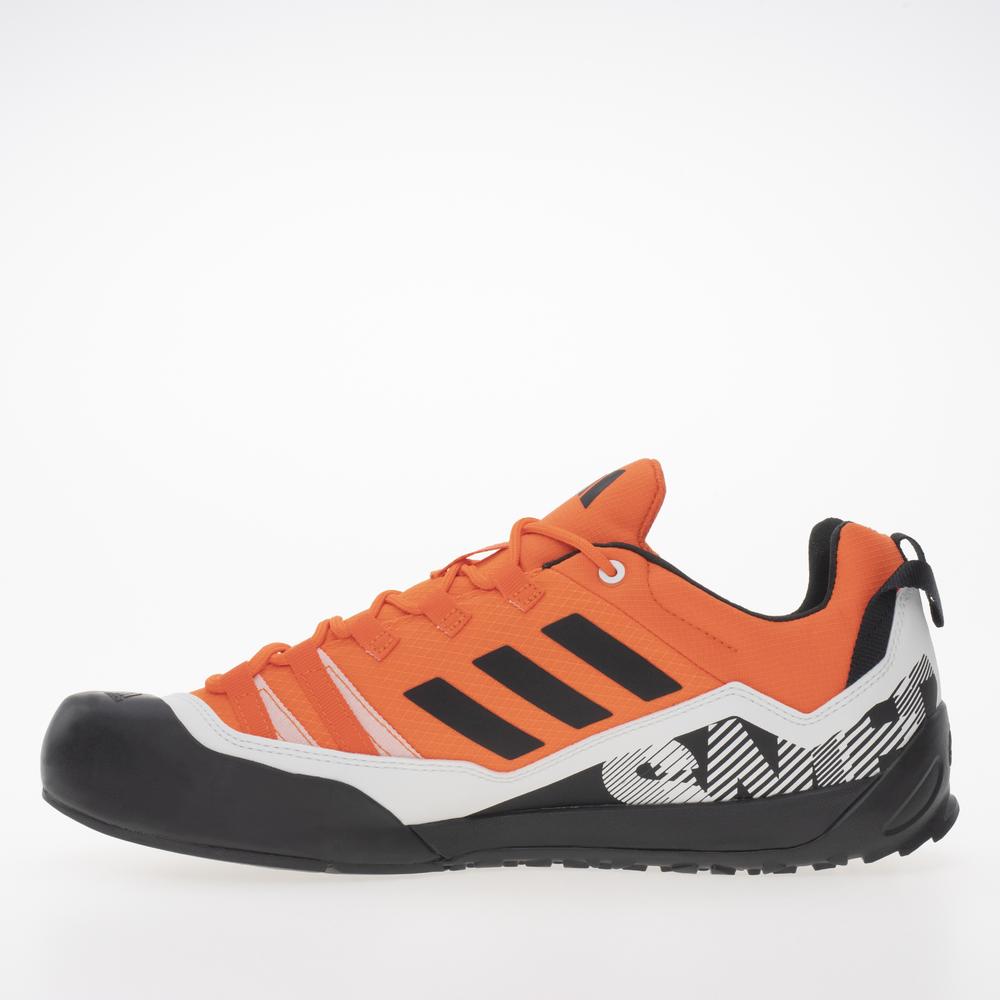 Buty adidas Terrex Swift Solo 2.0 Hiking IE6902 - pomarańczowe