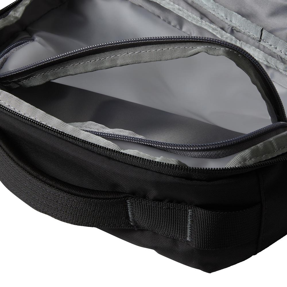 Kosmetyczka podróżna dla każdego The North Face Base Camp Voyager 0A81BLKT01 - czarne