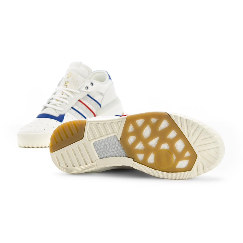 ee4986 adidas