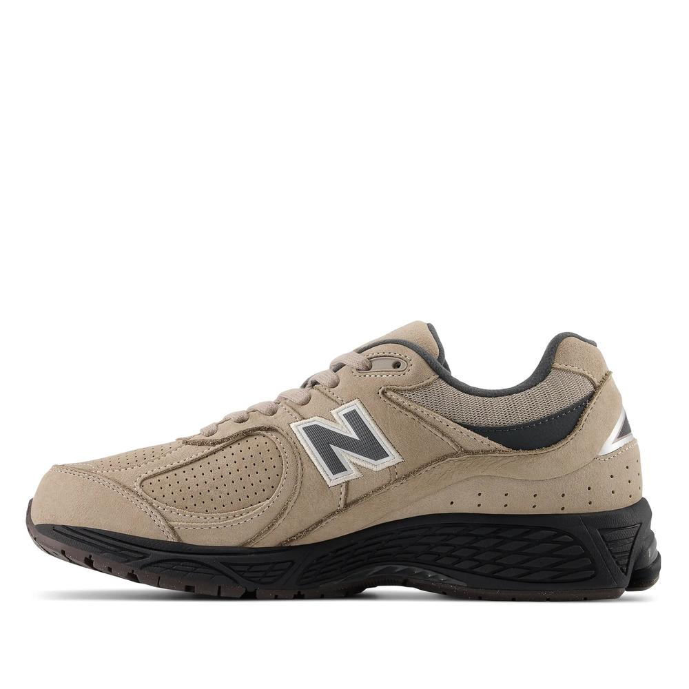 Buty New Balance M2002REG - brązowe
