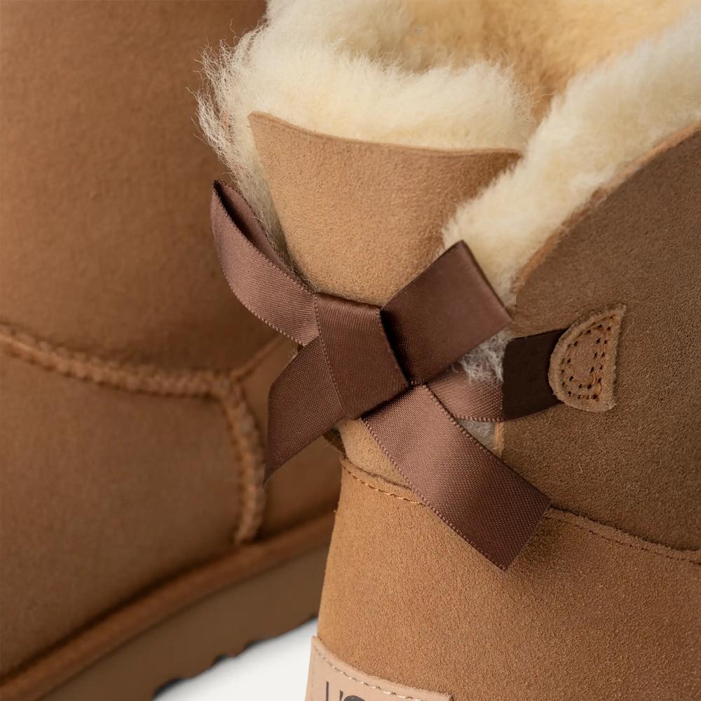 Buty damskie UGG W Mini Bailey Bow II 1016501-CHE - brązowe