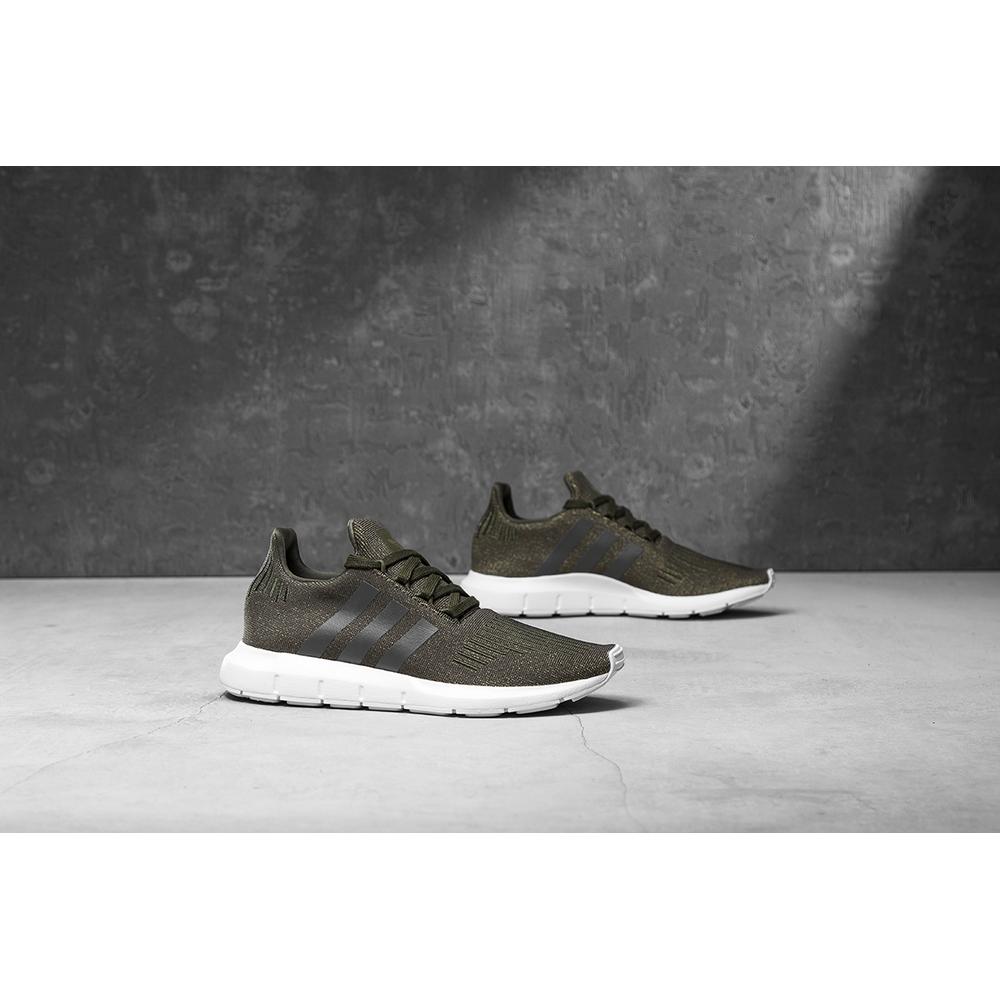 ADIDAS SWIFT RUN W > CQ2016