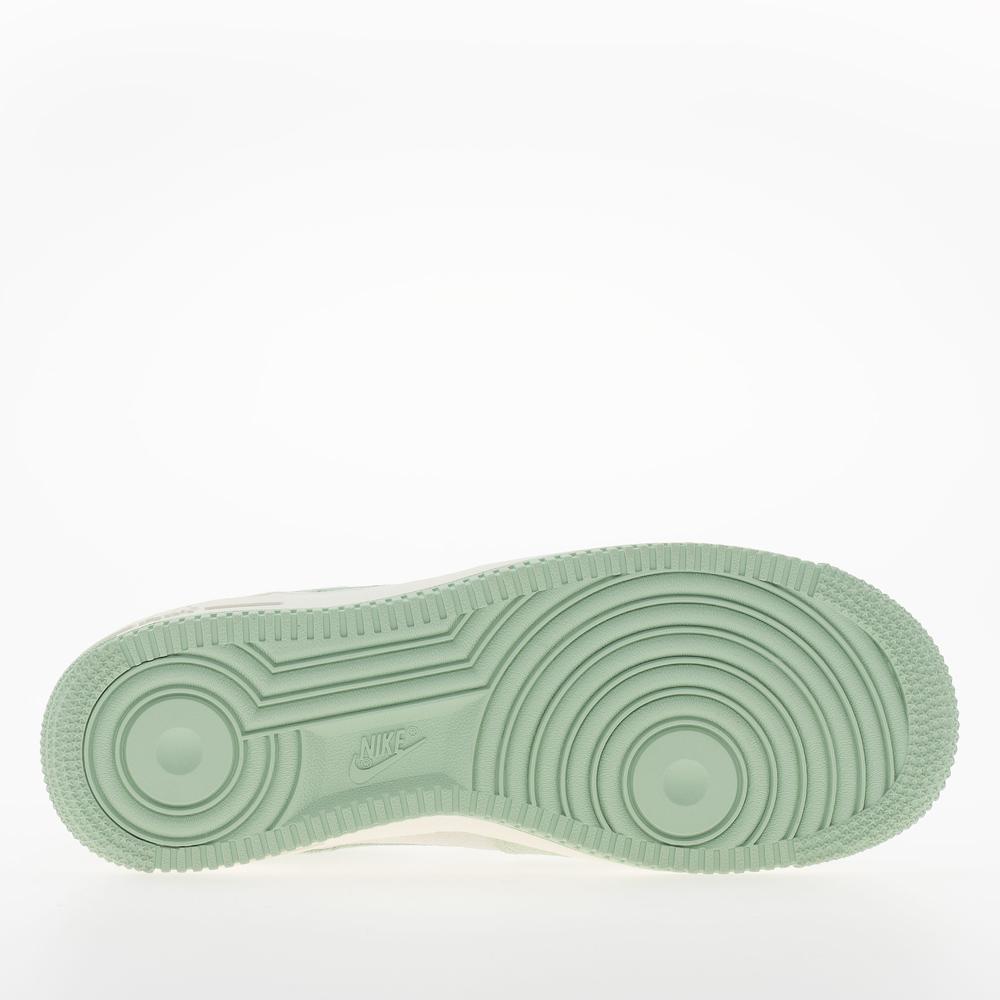 Buty damskie Nike Air Force 1 '07 SE HQ1497-099 - zielono-białe