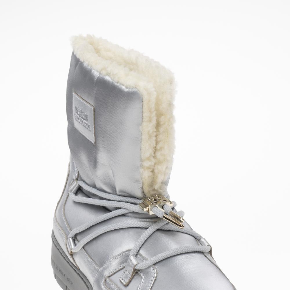 Buty Tommy Hilfiger Tommy Essential Silver Boots FW0FW07506-0IM - srebrne
