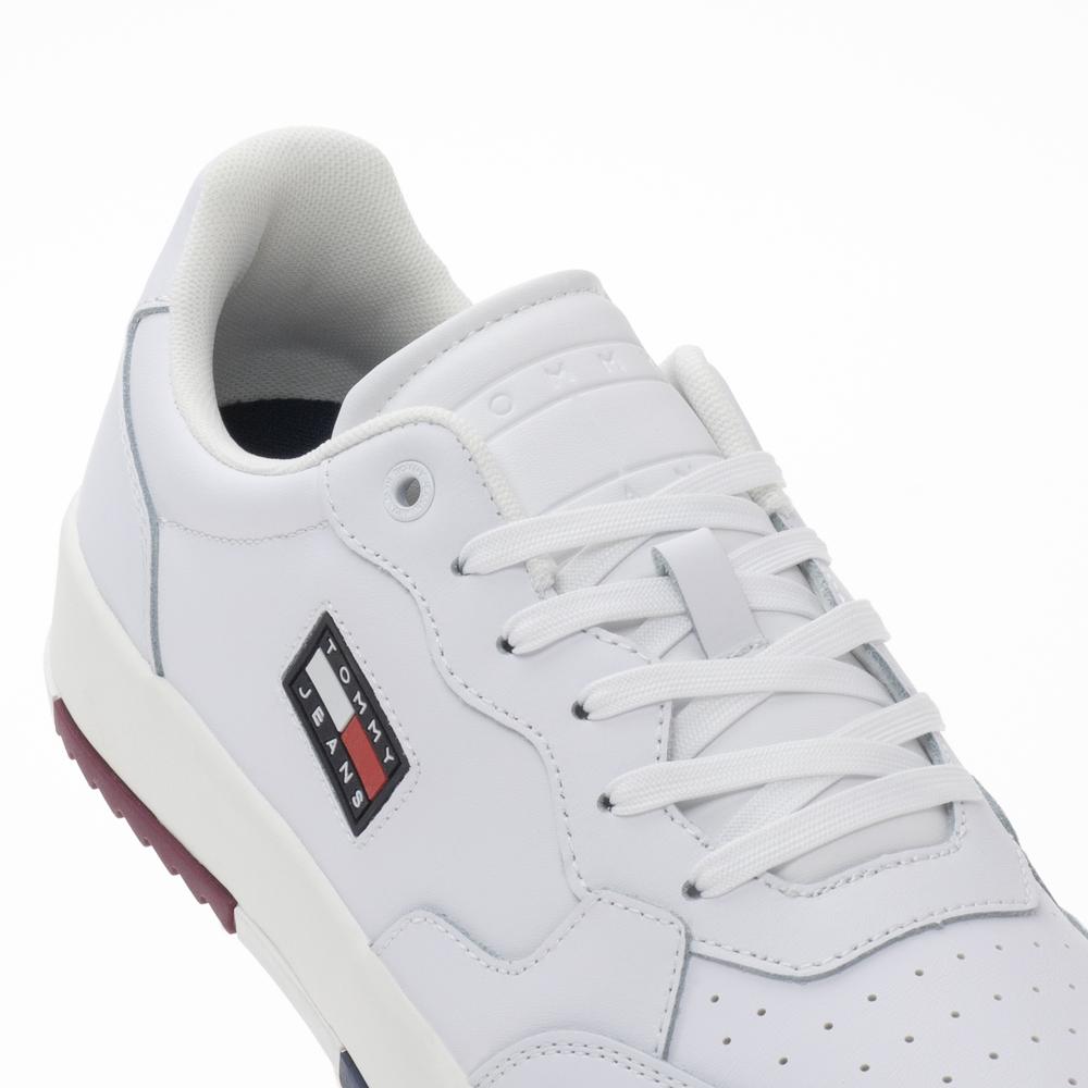 Buty Tommy Jeans Essential Retro Leather Half Cleat EM0EM00899-YBR - białe