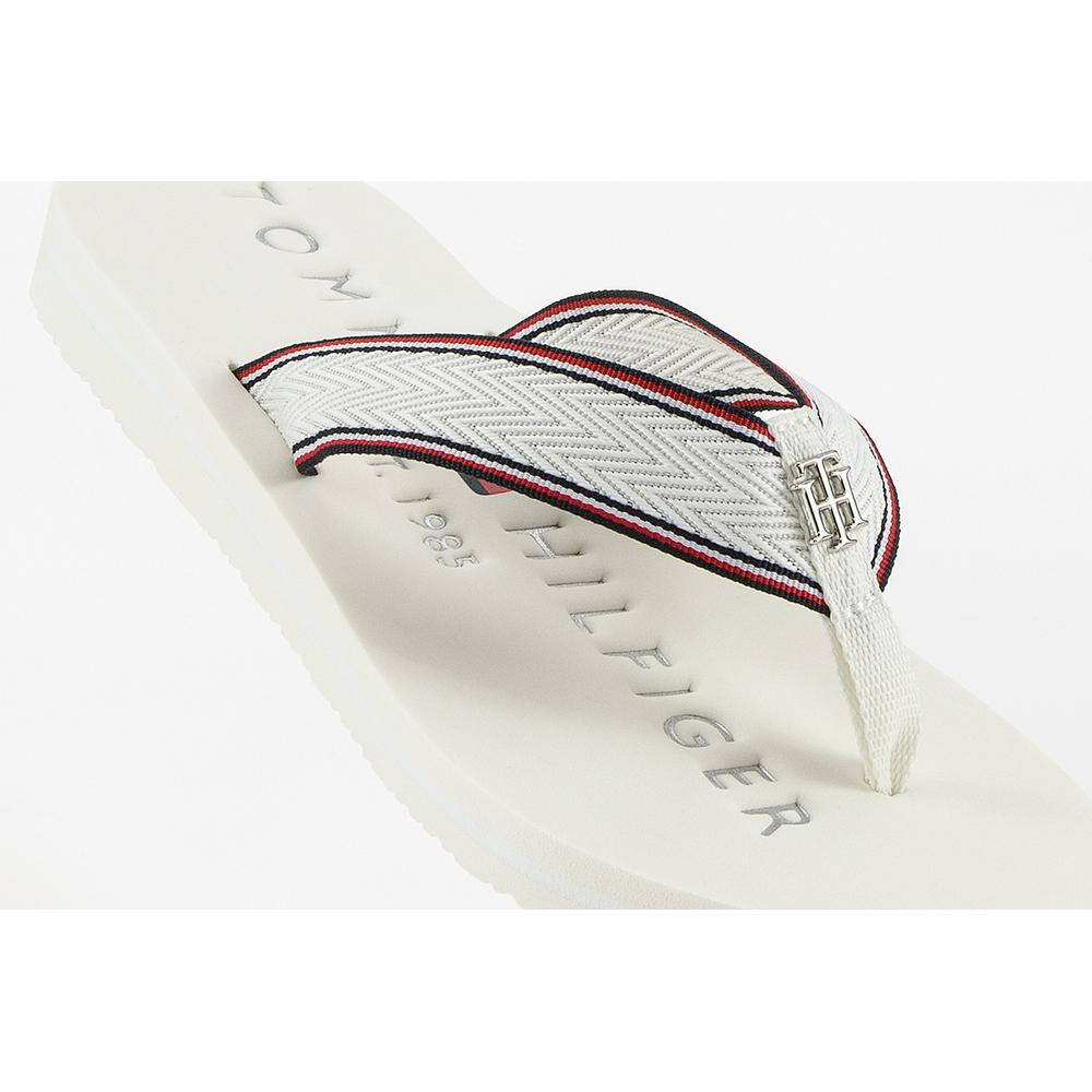 Japonki Tommy Hilfiger Hardware Flat Beach FW0FW06421-YBL - białe