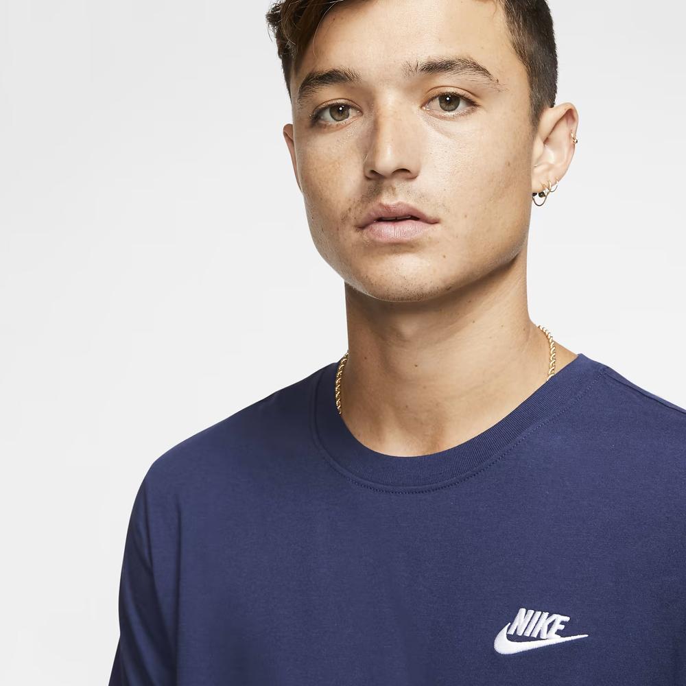 NIKE SPORTSWEAR CLUB > AR4997-410