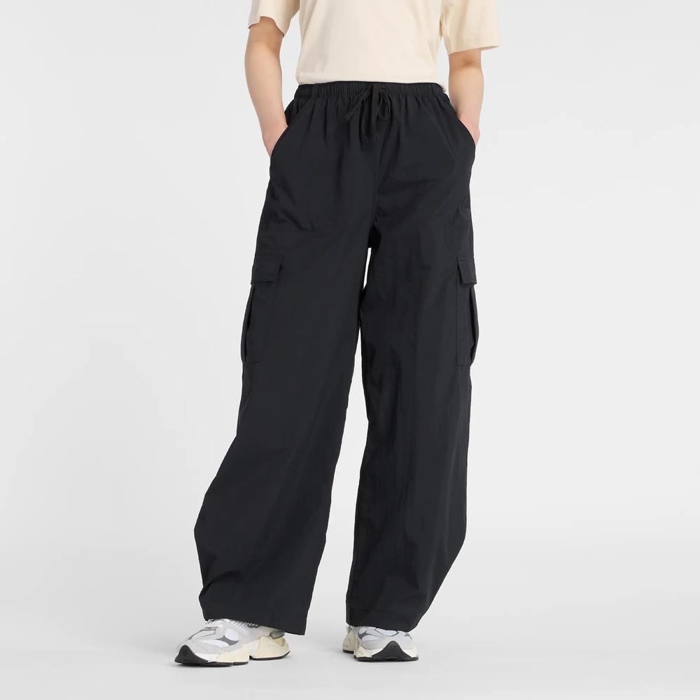 Spodnie damskie New Balance Cargo WP53504BK - czarne