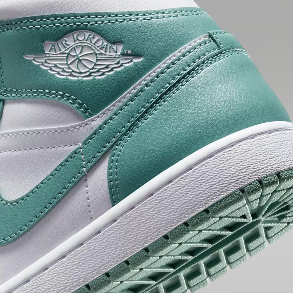 Buty damskie Nike Air Jordan 1 Mid BQ6472-138 - biało- zielone