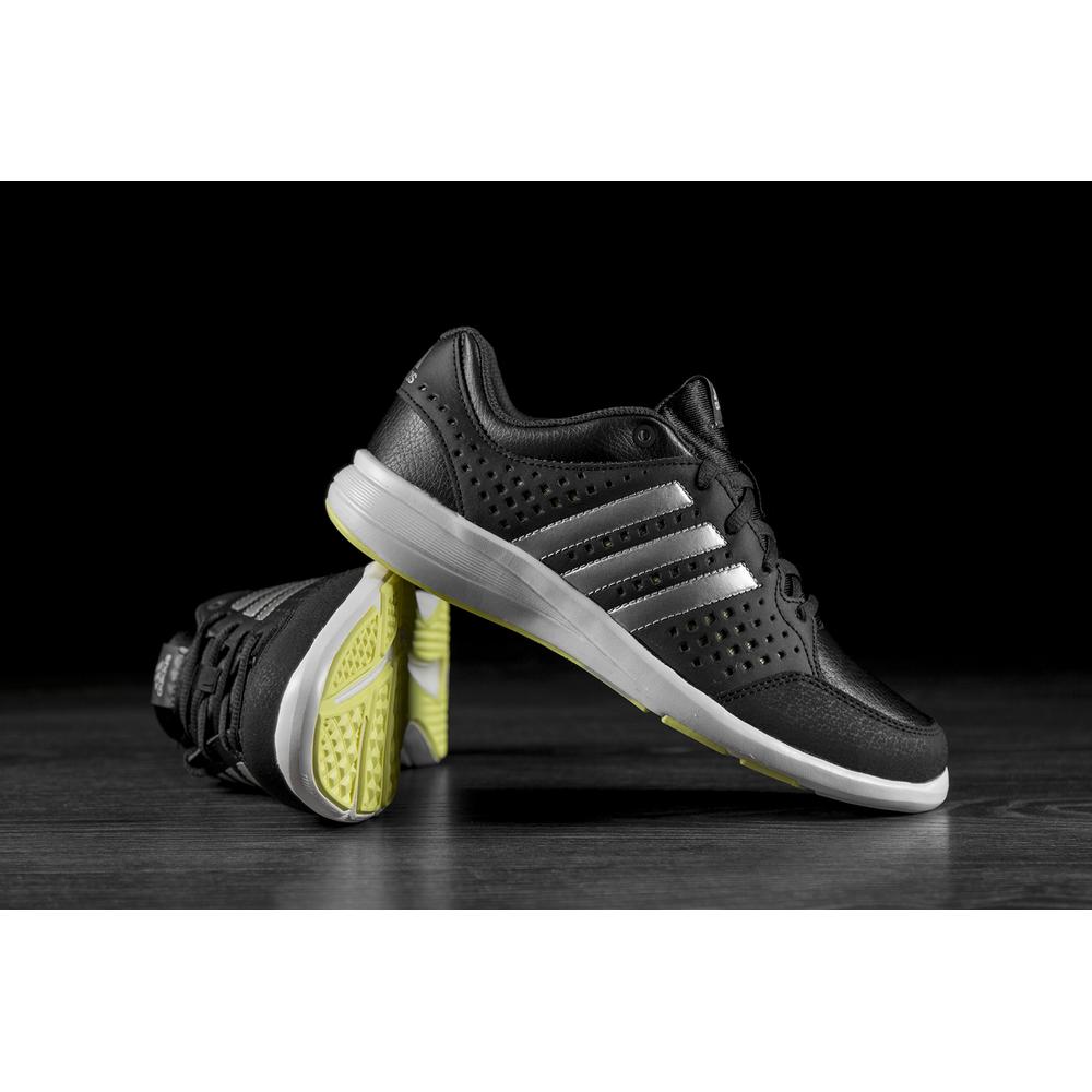 ADIDAS ARIANNA III > B23696