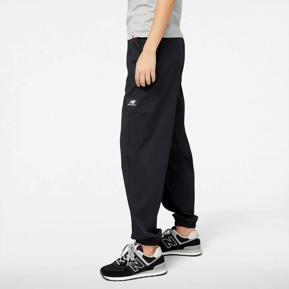Spodnie New Balance WP23506BK - czarne