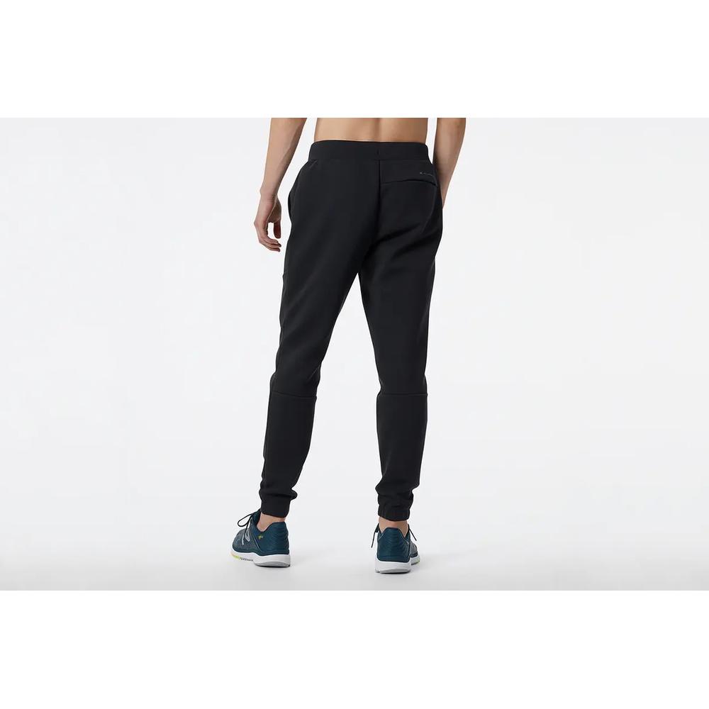 Spodnie dresowe New Balance MP21143BK - czarne