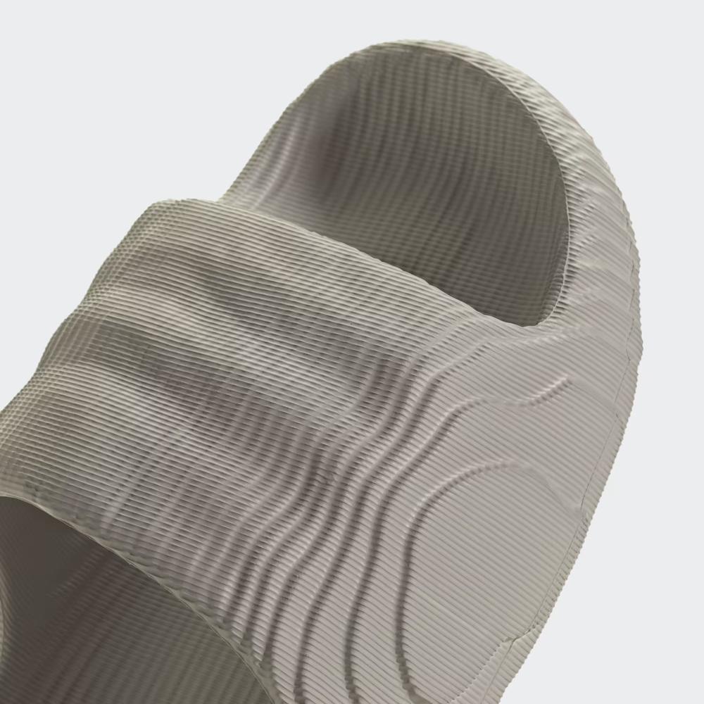 Klapki adidas Adilette 22 HQ4670 - brązowe