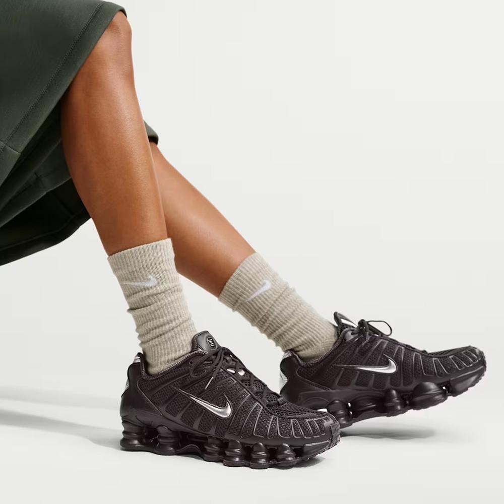 Buty damskie Nike Shox TL IH2559-201 - brązowe