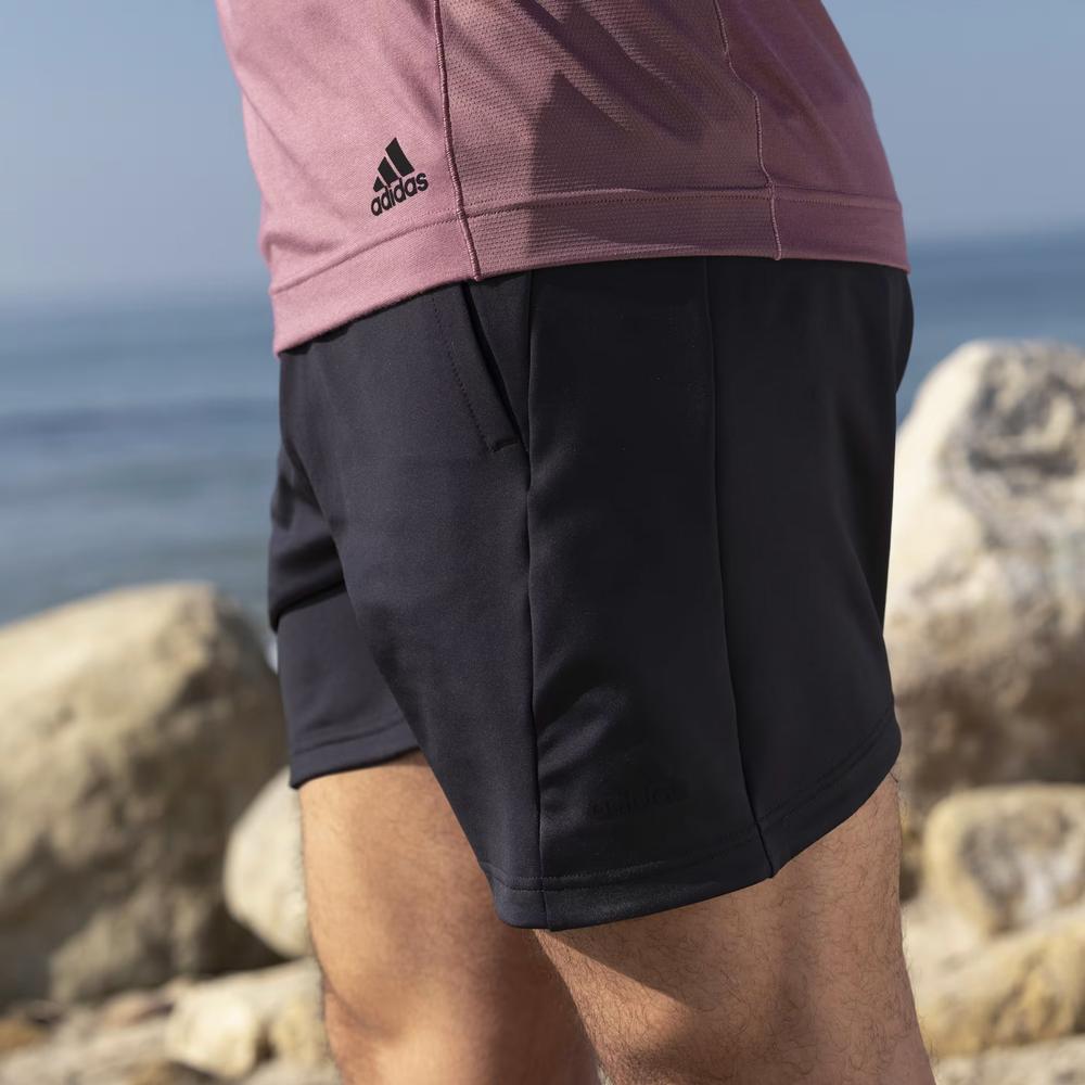 Spodenki adidas Yoga Training HC4431 - czarne