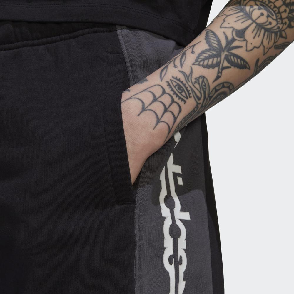 Spodenki adidas Blocked Graphic HF2137 - czarne