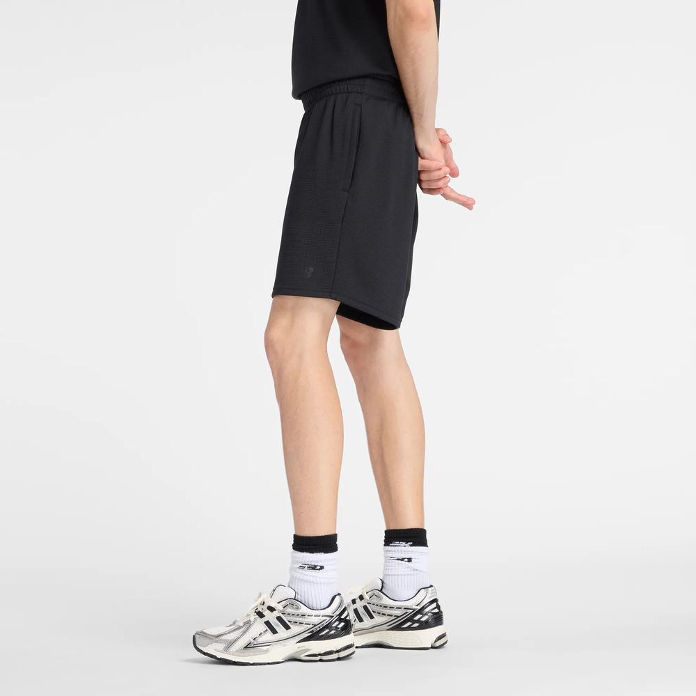 Spodenki męskie New Balance MB61V17CBK - czarne