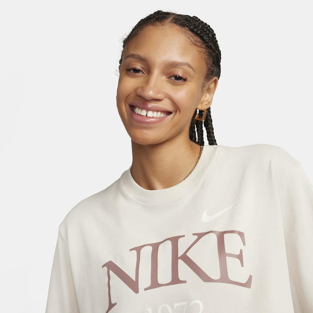 Koszulka Nike Sportswear Classic Boxy FQ6600-104 - beżowa