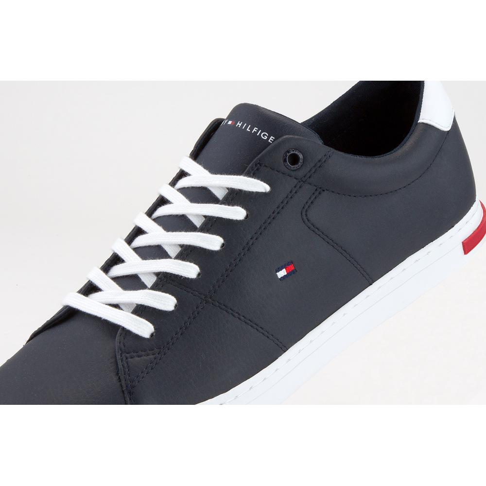 TOMMY HILFIGER ESSENTIAL LEATHER LOW-TOP > FM0FM02977-DW5