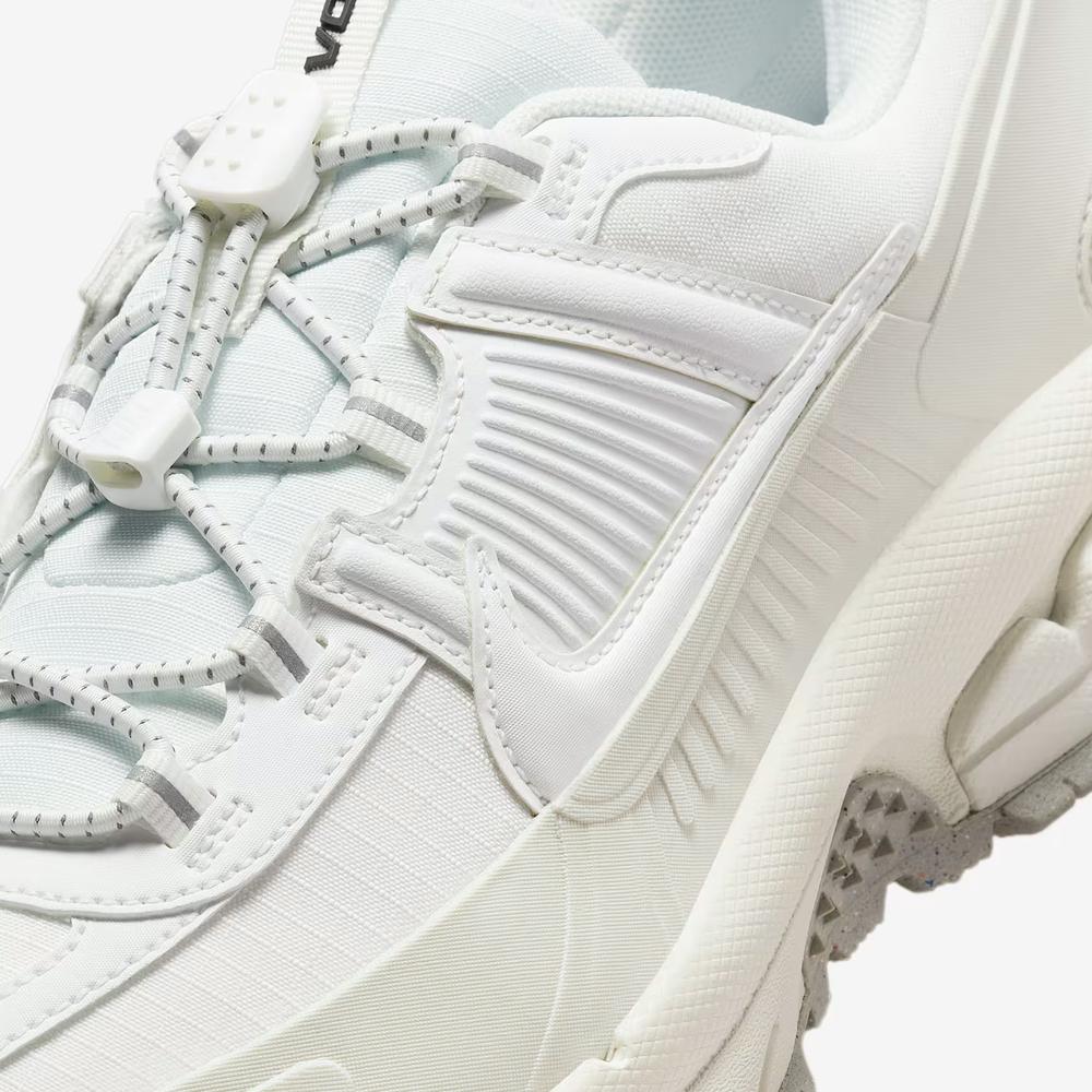 Buty damskie Nike Zoom Vomero Roam HV6410-100 - białe