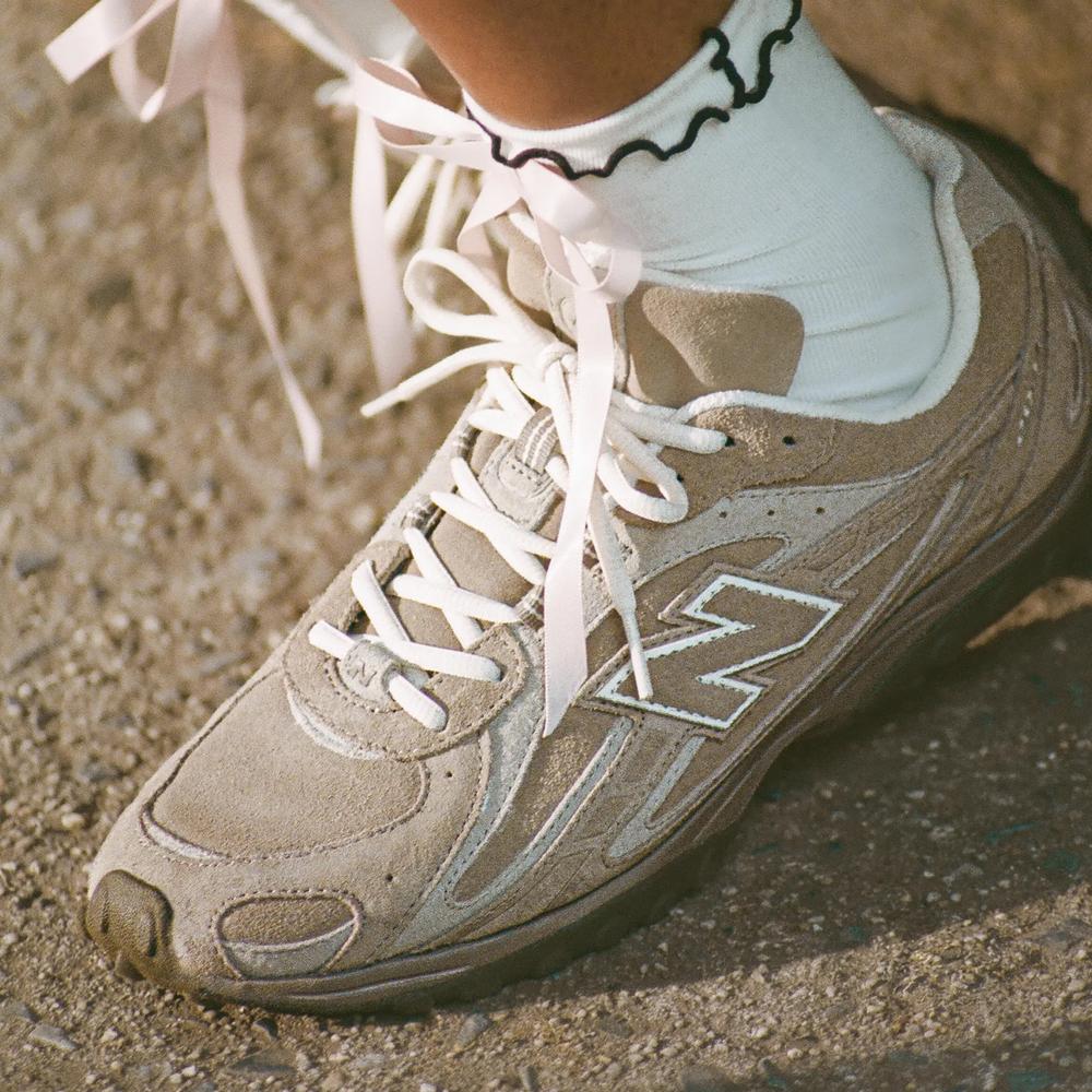 Buty unisex New Balance U204LMMA - beżowe