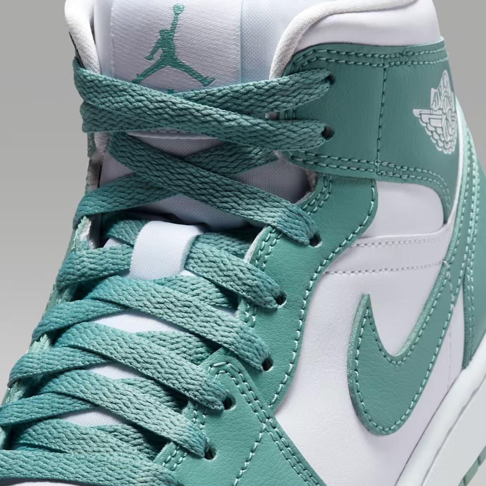 Buty damskie Nike Air Jordan 1 Mid BQ6472-138 - biało- zielone