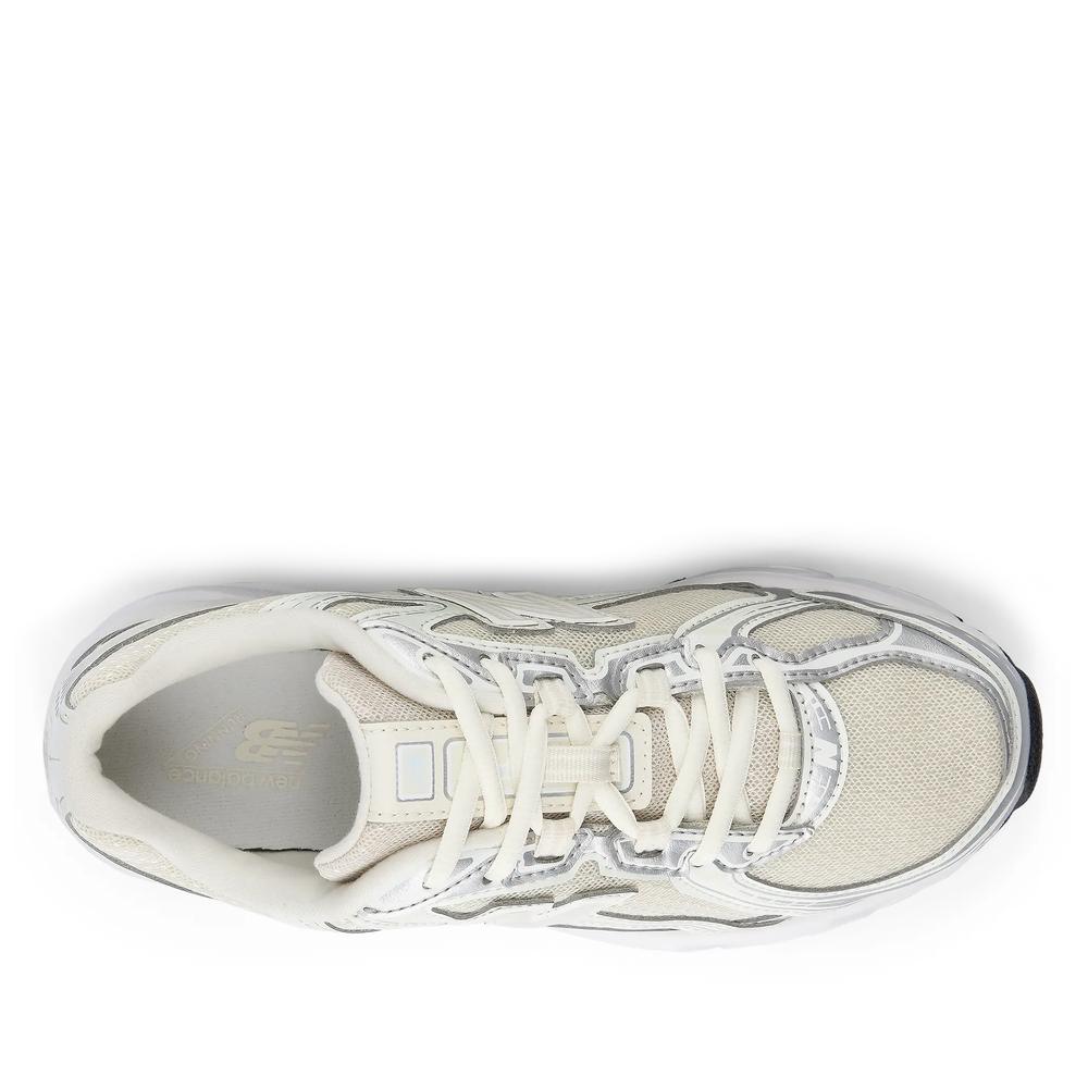 Buty młodzieżowe New Balance G7402A3 - beżowe