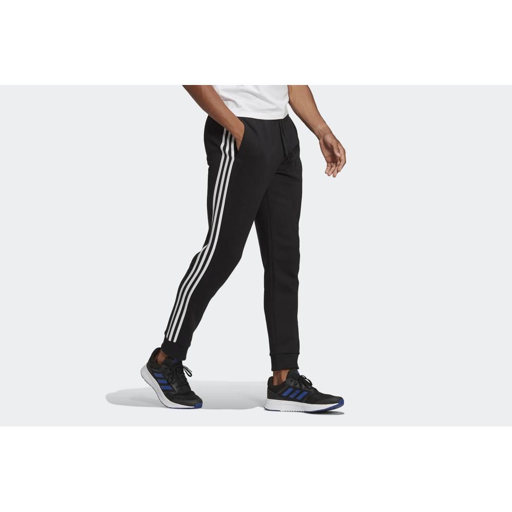 Spodnie adidas Essentials Fleece Tapered Cuff 3-Stripes Pants GK8821 - czarne