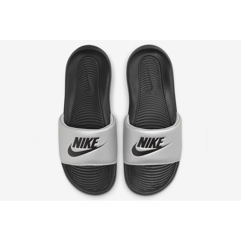 Nike Victori One > CN9677-006