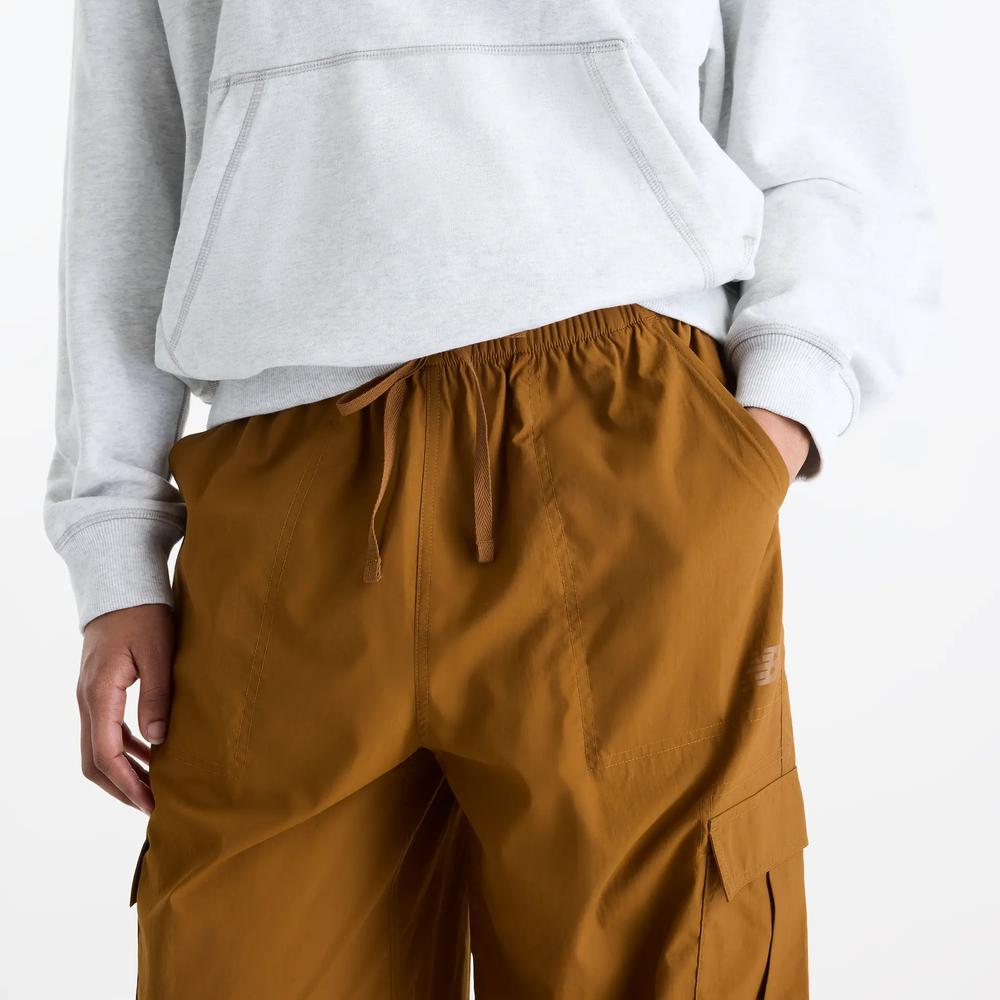 Spodnie damskie New Balance Cargo WP53504BFT - brązowe