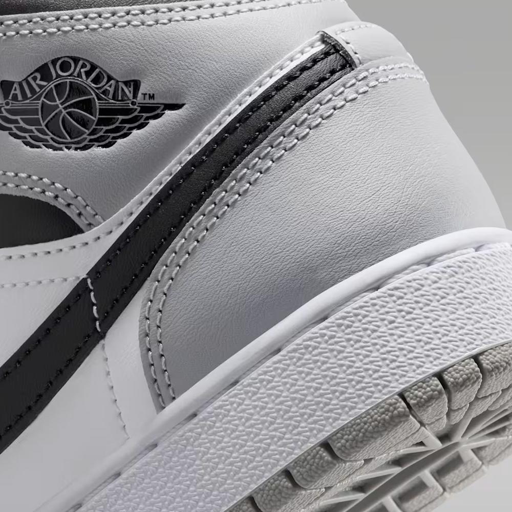 Buty młodzieżowe Nike Air Jordan 1 Mid DQ8423-101 - biało-czarne