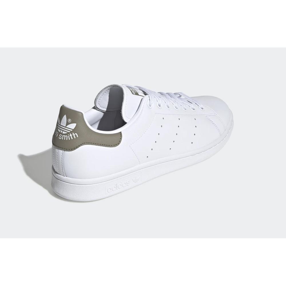 adidas Stan Smith > EE5798