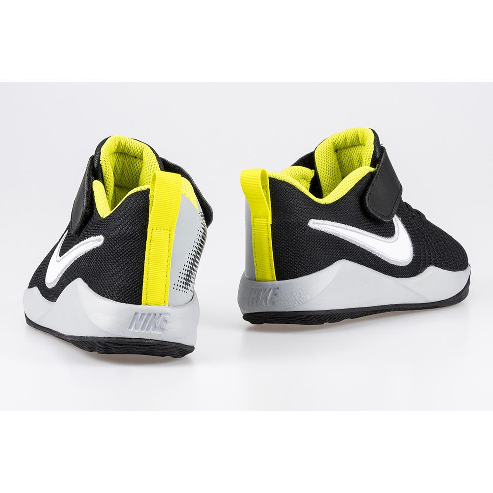 Nike Team Hustle Quick 2 > AT5299-015