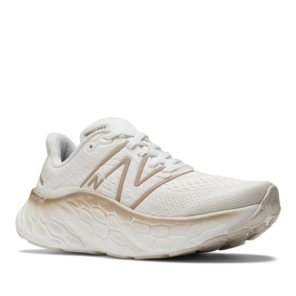 Buty New Balance Fresh Foam More v4 WMORCW4 - beżowe
