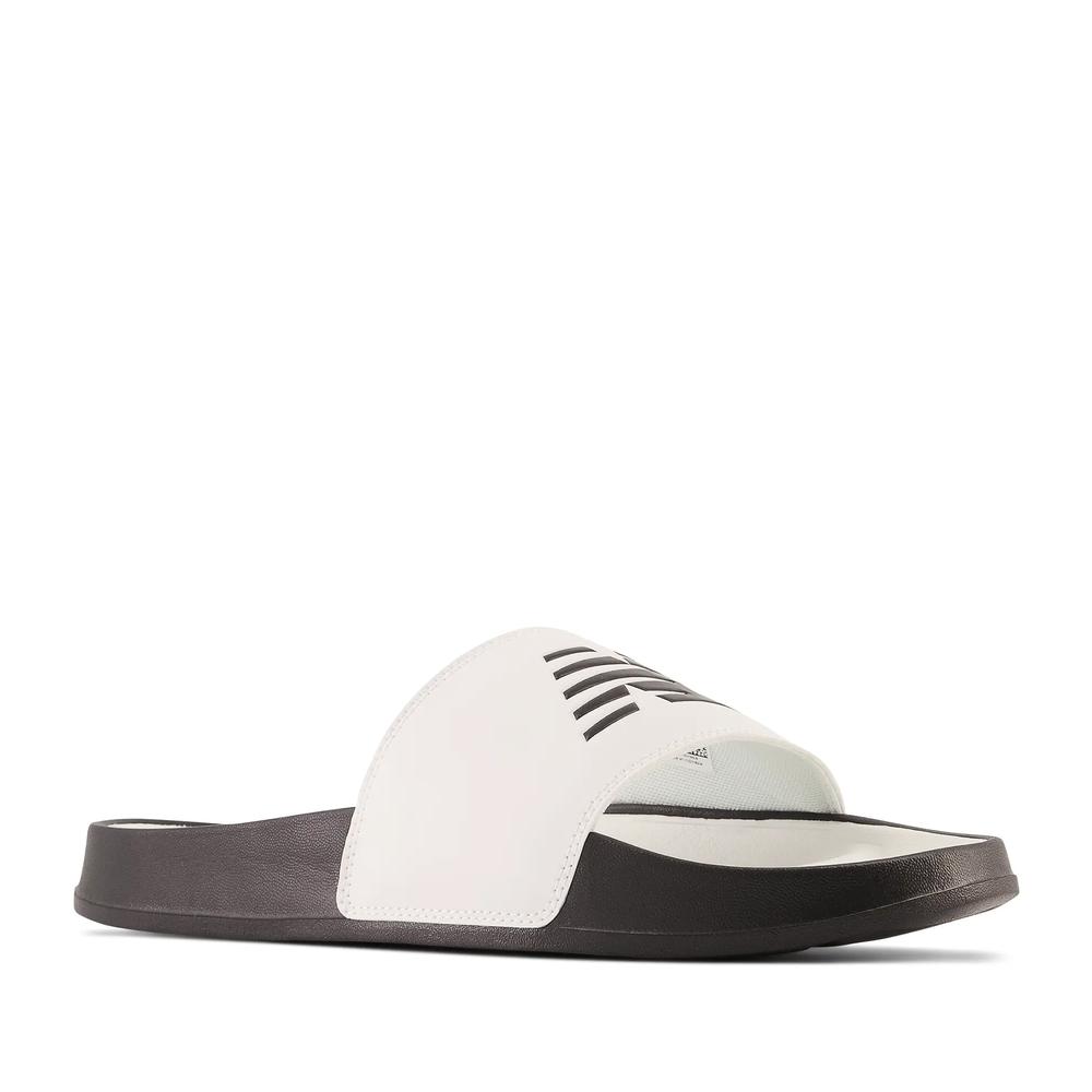 Klapki New Balance SUF200B2 - biało-czarne