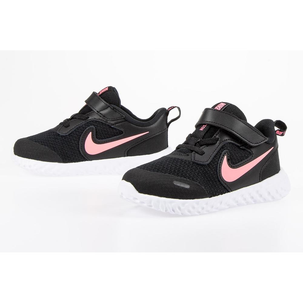 Nike Revolution 5 > BQ5673-002