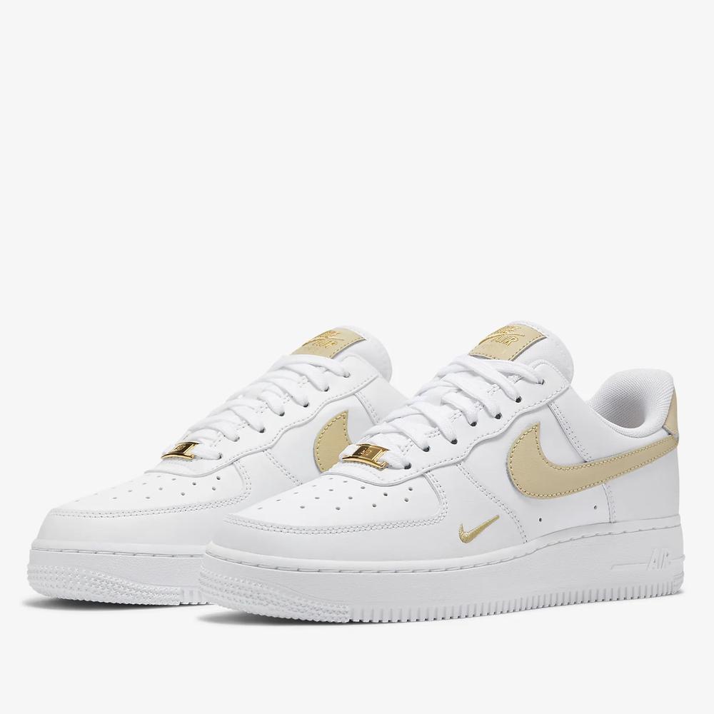 Buty Nike Air Force 1 '07 Essential CZ0270-105 - białe