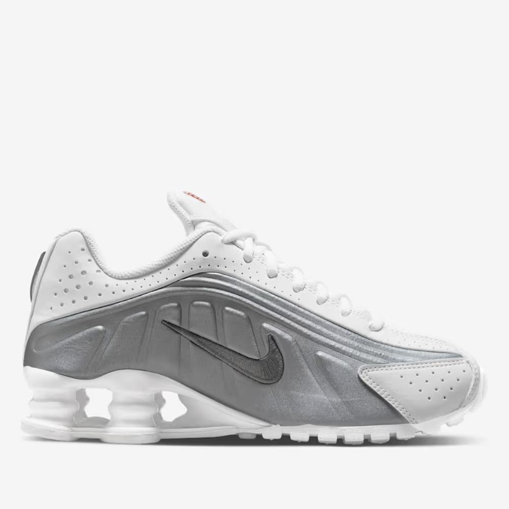 Buty młodzieżowe Nike Shox R4 CW2626-101 - biało-szare