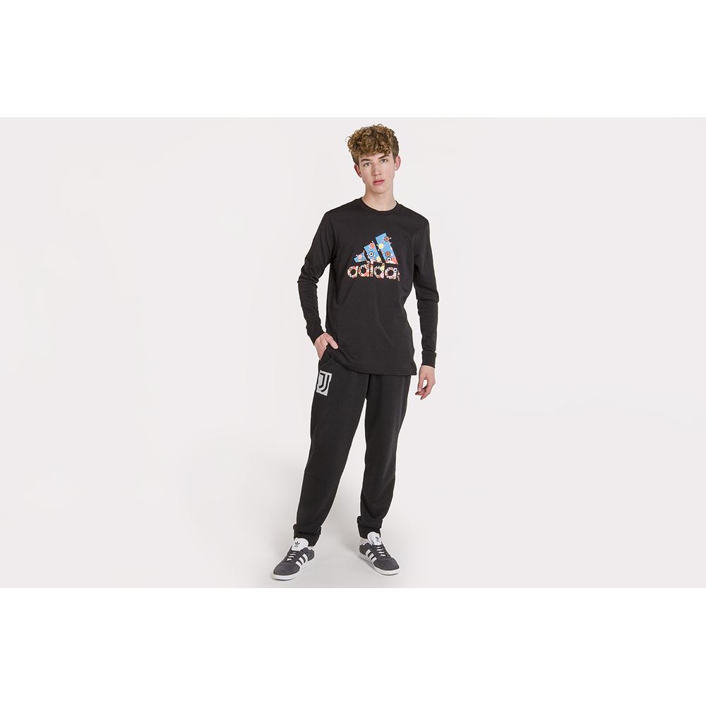 ADIDAS 8-BIT BADGE OF SPORT > FN1741