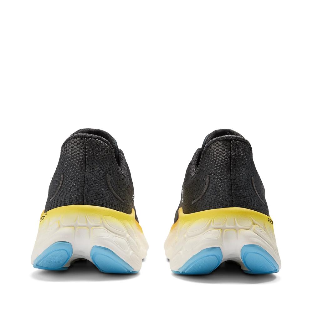 Buty New Balance Fresh Foam More v4 MMORCD4 - czarne
