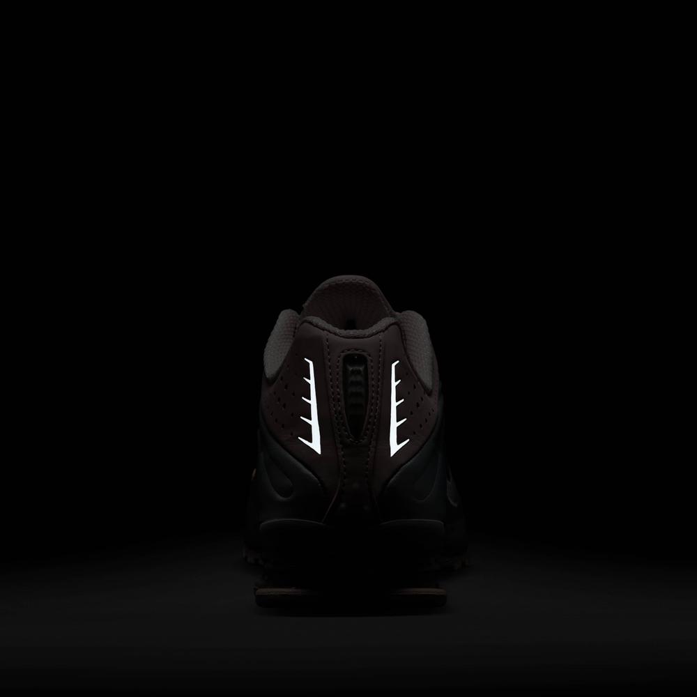 Buty damskie Nike Shox R4 AR3565-600 - różowo-szare