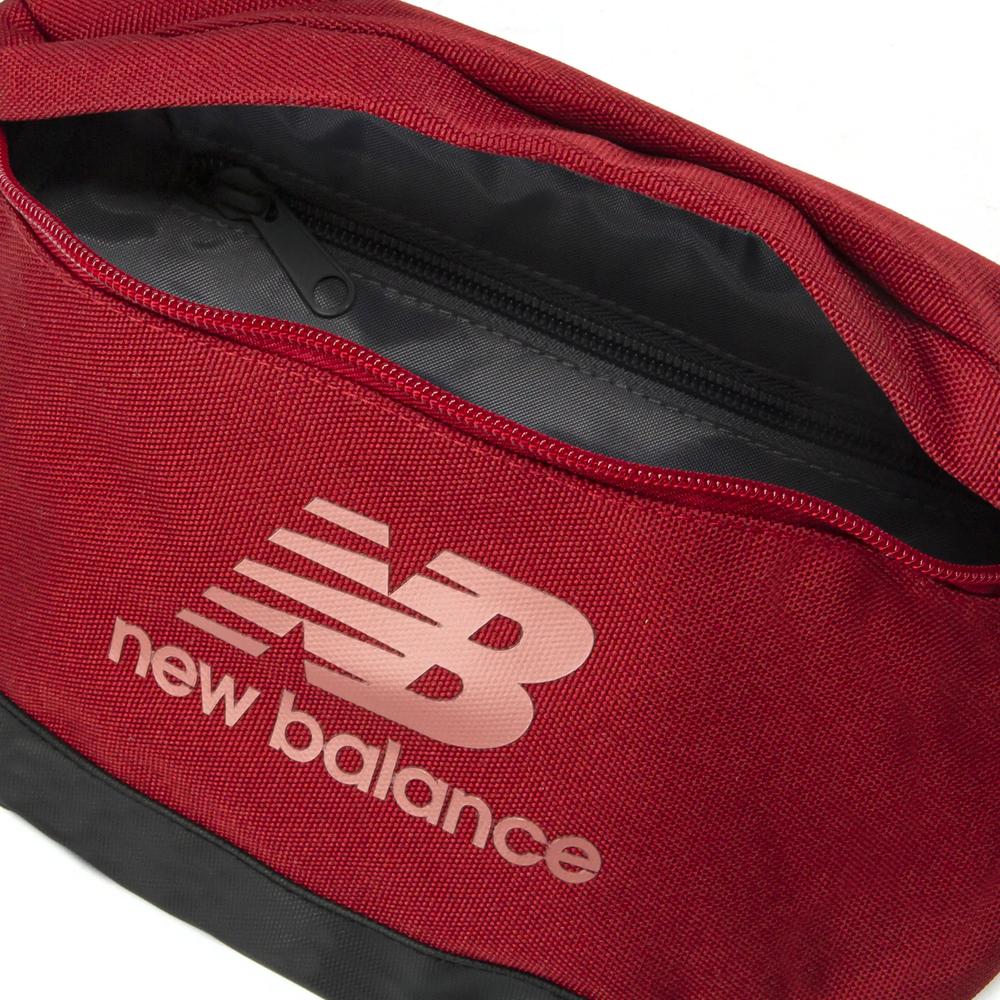 Saszetka New Balance LAB23003CR - czerwona