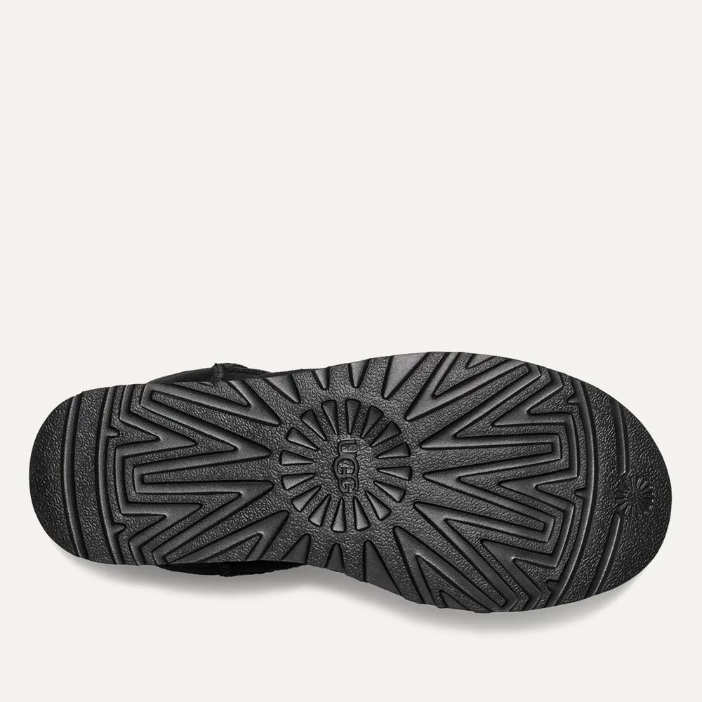 Buty damskie UGG W Classic  Short II 1016223-BLK - czarne