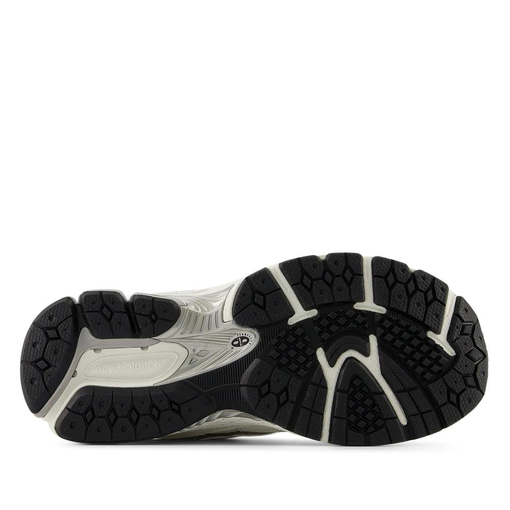 Buty New Balance GC2002PN - białe