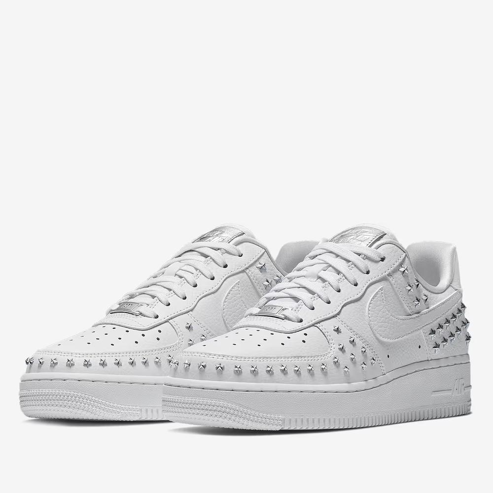 Buty damskie Nike Air Force 1 '07 XX Studded AR0639-100 - białe