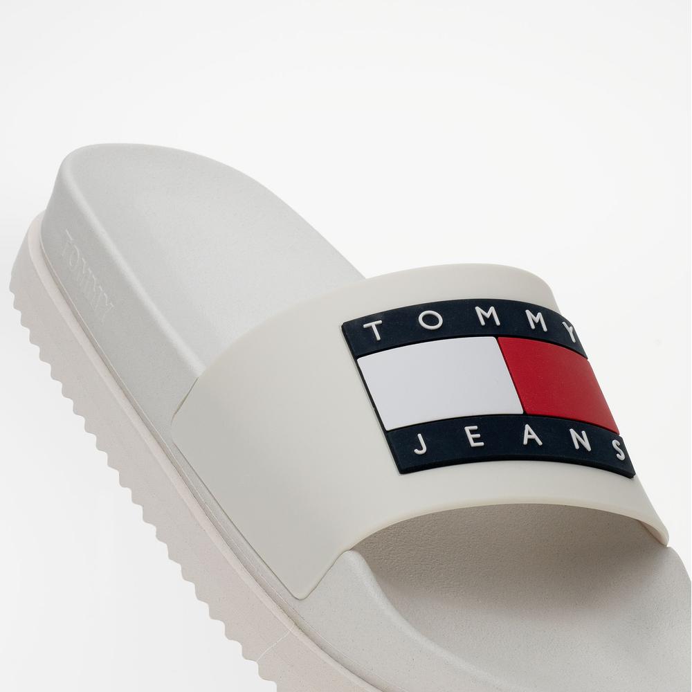 Klapki Tommy Jeans Elevated Flatform EN0EN02451-YBL - białe