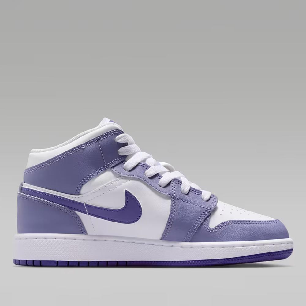 Buty młodzieżowe Nike Air Jordan 1 Mid DQ8423-500 - biało-fioletowe