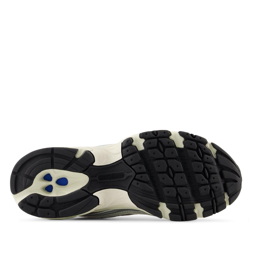 Buty młodzieżowe New Balance G7404O9 - beżowe